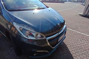 Peugeot 208 2016 1,2 benzina