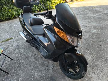 scooter burgman 250