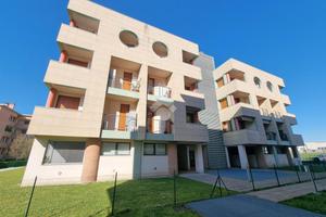 3 LOCALI A CARUGATE
