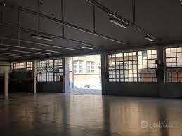 Immobile di 810 m² con 5 locali a Udine