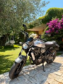 Yamaha XSR 700 ABS