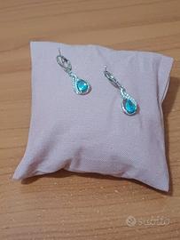Orecchini pendenti bigiotteria blu 
