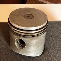 Vecchio pistone fermacarte vintage