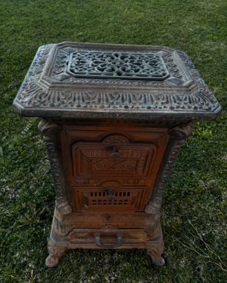 Stufa a legna antica