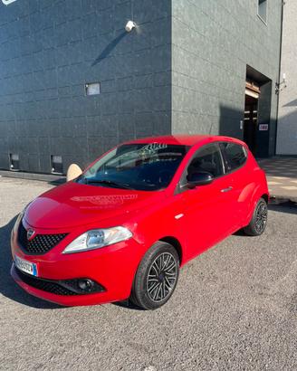 Lancia y 1.0 hybrid