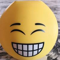 Salvadanaio giallo per bambini emoticon sorriso