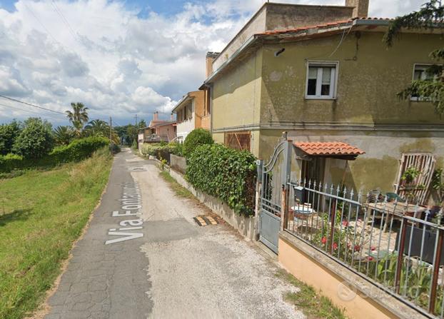 Morlupo trilocale con balcone e posto auto