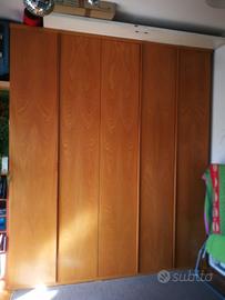 Mobile in legno massello