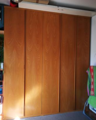 Mobile in legno massello