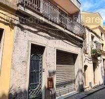 Casa singola al centro di giarre con garage