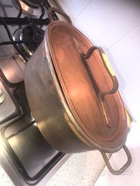 Pentole in rame antichi