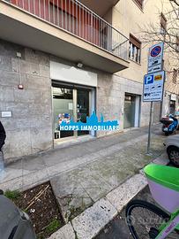 Via tasso 5 vetrine locale commerciale