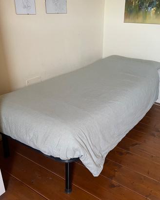Letto singolo con materasso