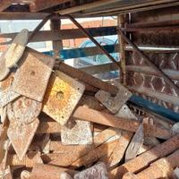 Basette regolabili per ponteggio 