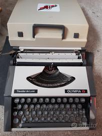 macchina da scrivere Olympia 