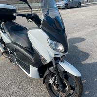 Yamaha XMAX 250