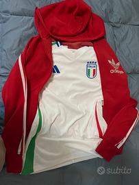 Set maglietta e felpa