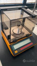 Bilancia analitica Sartorius usata