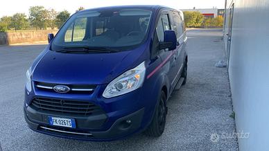Ford custom turneo