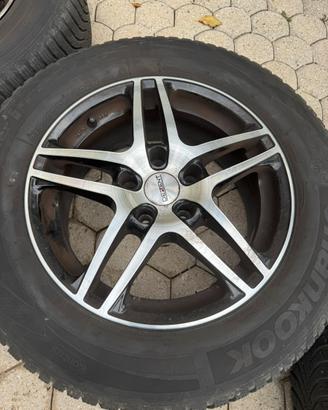Cerchi 16” con gomme 215/65 invernali