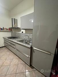 Cucina Grande 3,30m + Colonna 60cm con PIANO GRANI