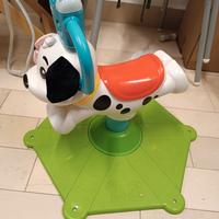 cagnolino saltella e gira