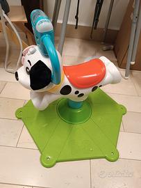 cagnolino saltella e gira