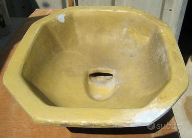 Antico orinatoio dell'800