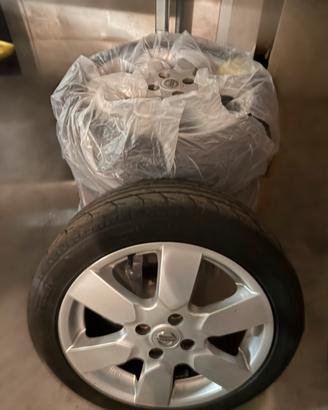 4 Cerchi in lega  Nissan Micra k12  + gomme estive