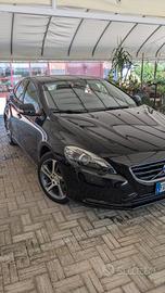 Volvo V40 d2 momentum 2.0