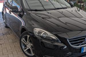Volvo V40 d2 momentum 2.0