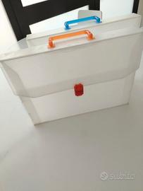 15 Valigette porta documenti in plastica A4