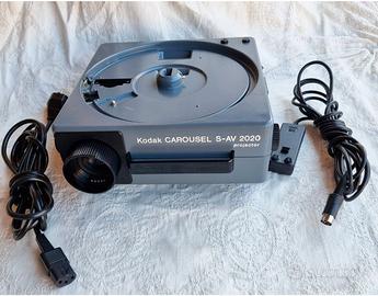 Proiettore diapositive con contenitori