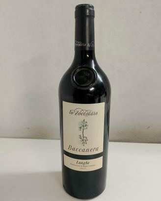Due bottiglie di vino: Amarone e Nebbiolo.