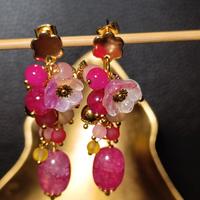 orecchini fucsia pietra naturale,fiori murano