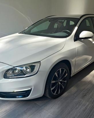 Volvo V60 D2