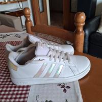 Adidas donna numero 40.