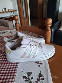 Adidas donna numero 40.