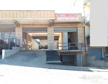 BOTTEGA LOCALE COMMERCIALE NEGOZIO Permuta Su CT