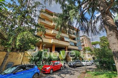 Appartamento di 142 m² con 4 locali e box auto a R