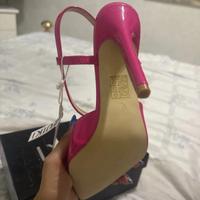 Scarpe nuove con cartellino