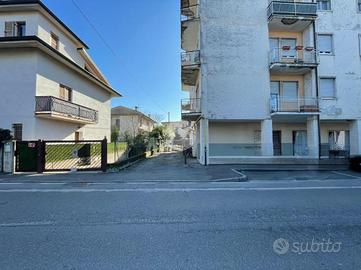 AUTORIMESSA A AZZANO SAN PAOLO
