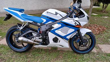 Yamaha R6 