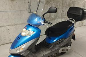 Scooter Kymco movie