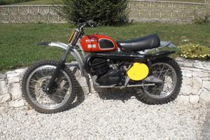 In blocco Husqvarna CZ Aermacchi ala d'oroYamaha