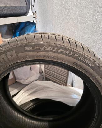 gomme momo 205/50/17