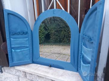 Specchio chiudibile per bimbe porta spazzole ecc