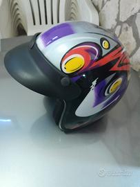 Casco bambino omologato.