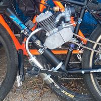 Motore due tempi per bicicletta