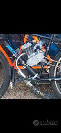 Motore due tempi per bicicletta